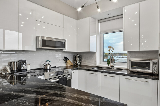 Photo - 24 Woodstream Blvd
