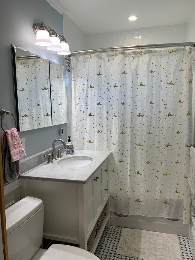 Photo - 1045 Adams St Unit 2