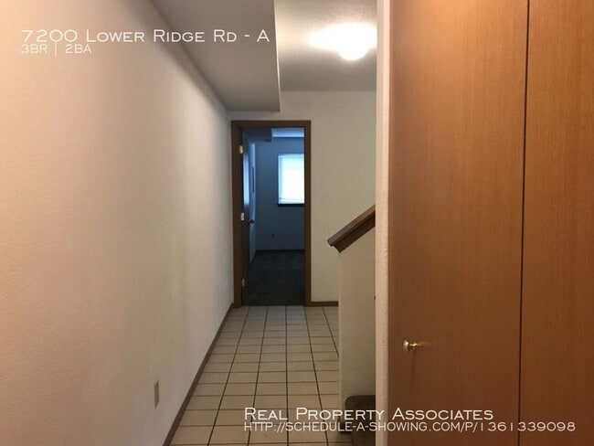 Photo - 7200 Lower Ridge Rd