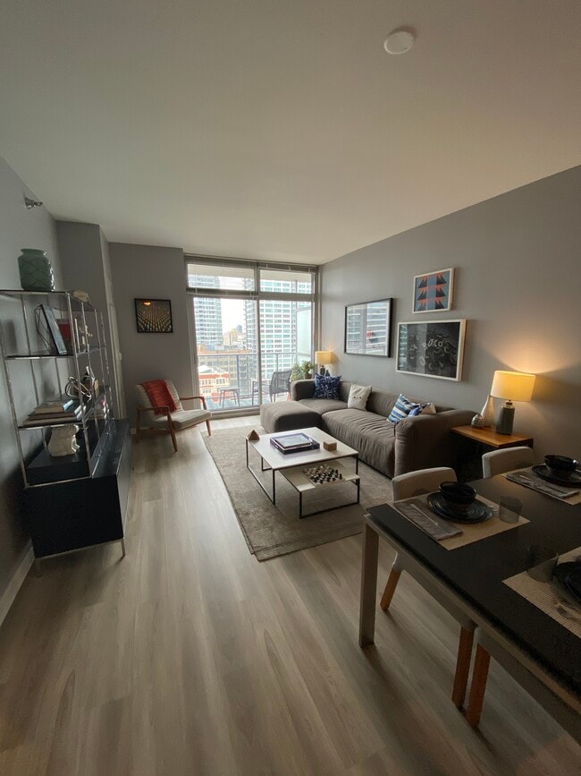 720 S Clark St Unit 1801