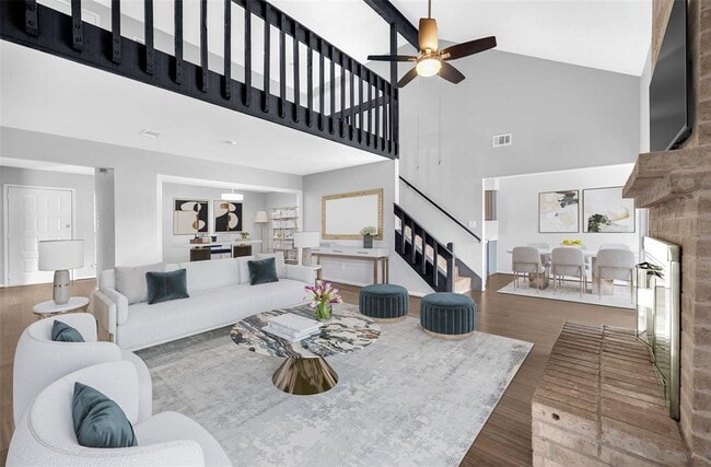 Photo - 2110 Highland Hills Dr House