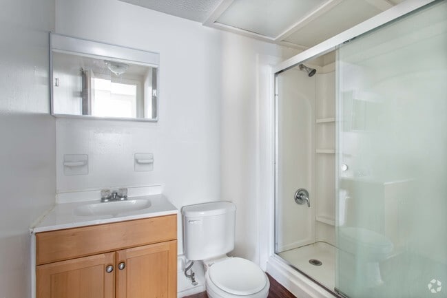 Bathroom - 1 Bedroom - Meadow of Xenia