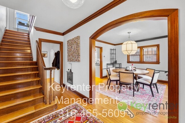 Building Photo - One of a kind - College Hill Beauty!