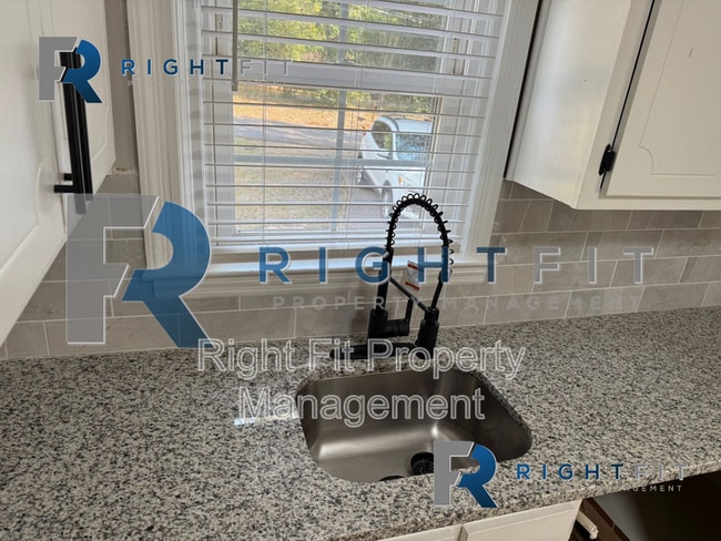 Photo - 29 Esquiline Dr