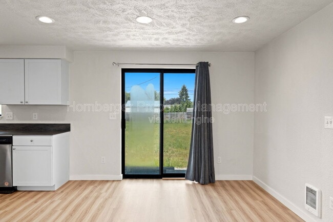 Photo - 1609 E 1st Ave