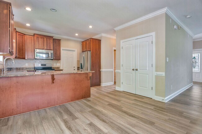 Photo - 107 McKinnon Pl