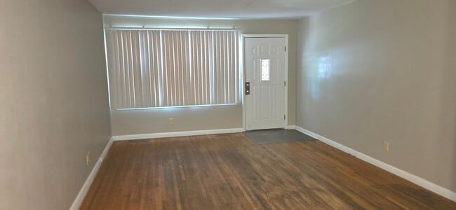 Photo - Nice brick 3 bedroom home! $1250! Large fenced yard!