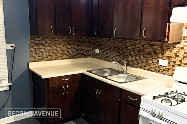 Photo - 9248 S Lowe Ave Casa