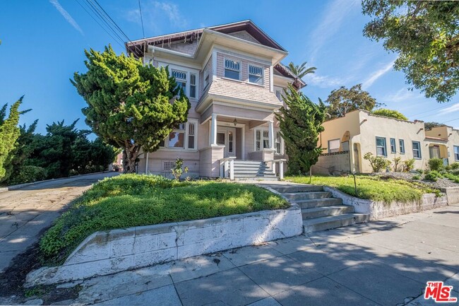 Photo - 108 N Broadway Unit 1