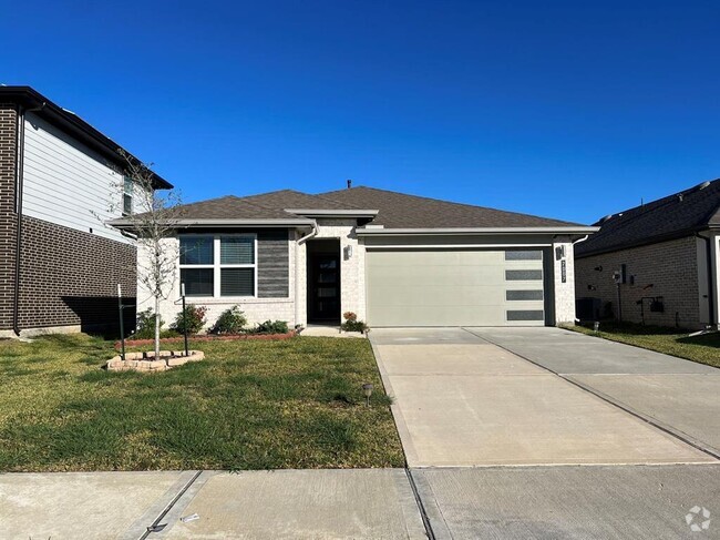 Building Photo - 7007 Fleetwood Crescent Wy Rental