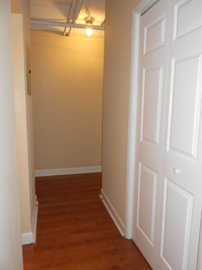 Photo - Cozy 2 Bedroom Apartment - Walk to UGA Campus! Unit 604