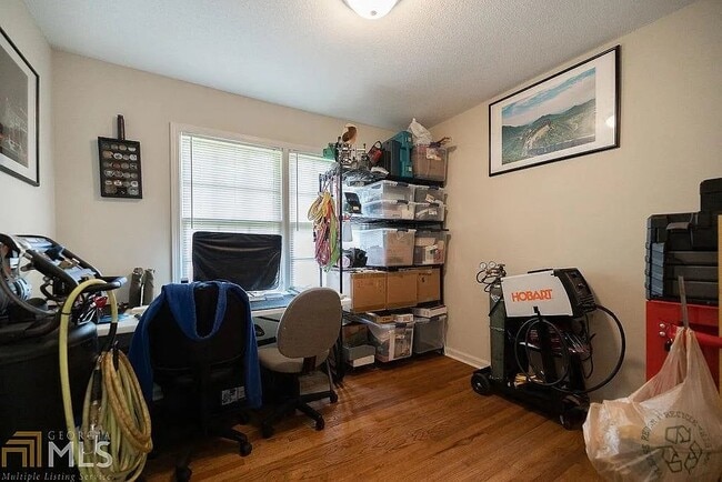 Photo - 295 Vincent Dr