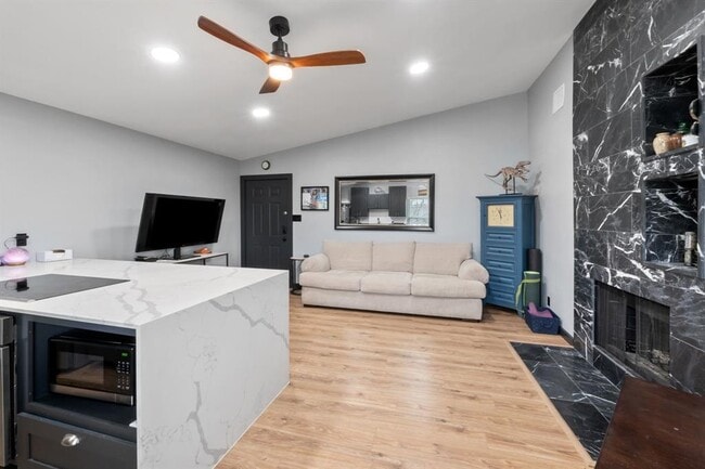 Photo - 203 E 31st St Unidad 305 Rental