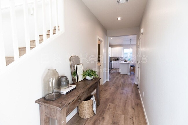 Photo - 3726 E Flower St