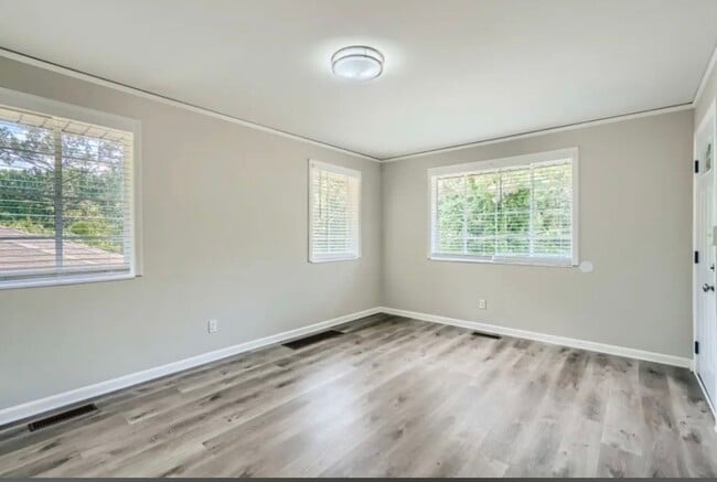 Photo - 1401 Richard Rd