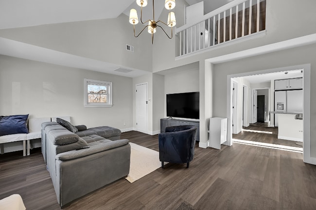 Photo - 660 Hickory St