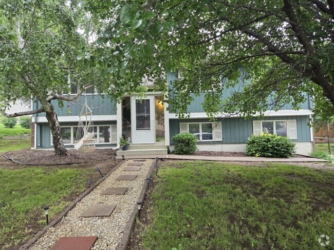 Building Photo - 609 Wheatland Dr Rental