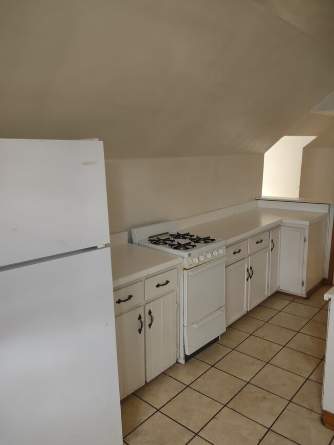 Building Photo - 1409 3rd St SW Unit #4