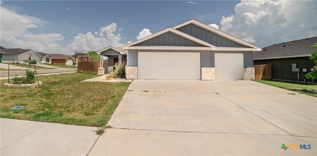 Building Photo - 770 Freedom Cir Rental