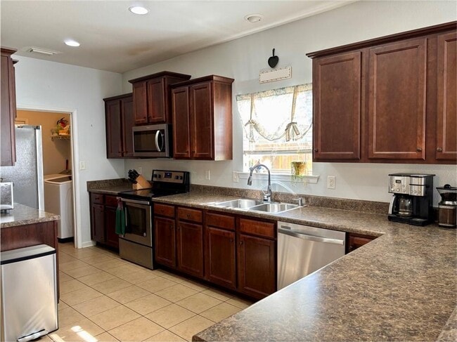 Photo - 4085 Nottingham Dr