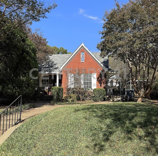 Building Photo - Charming 1/1 Lakewood Duplex for Rent!