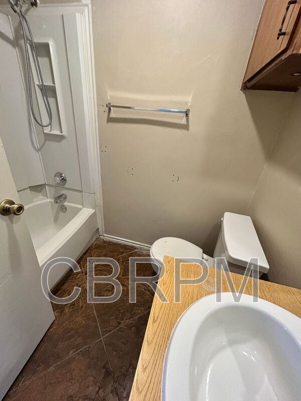 Photo - 4606 Erskine St