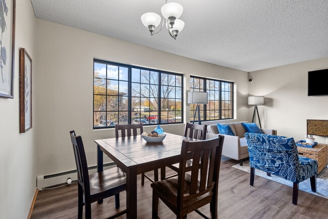 Photo - Granite Peaks