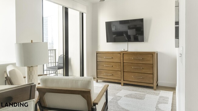 Photo - 1007 S Mint St Unit 807
