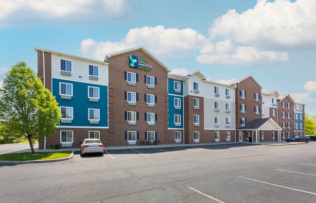 Furnished Studio-Akron - South