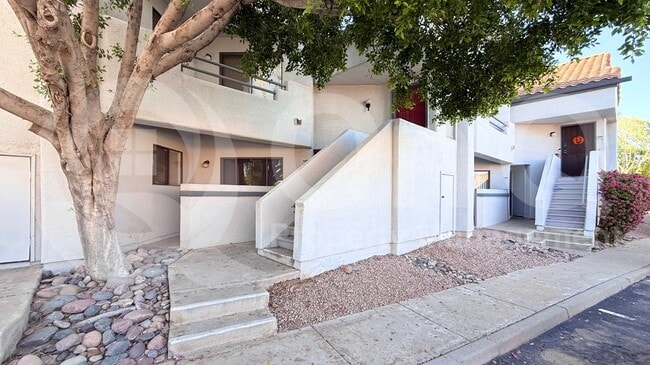 Building Photo - 1800 W Elliot Rd Unit 107