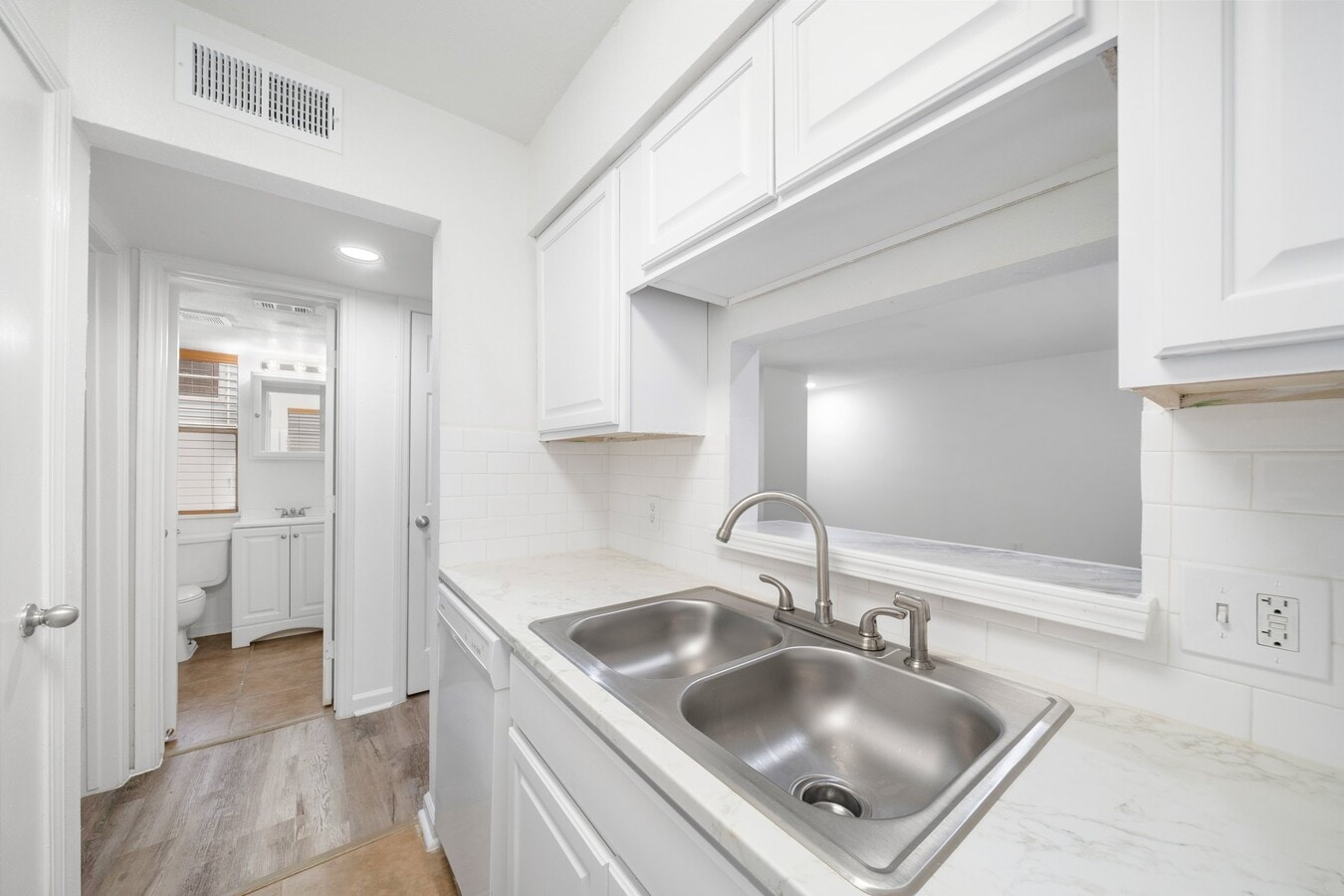 Photo - Seasons Beachfront