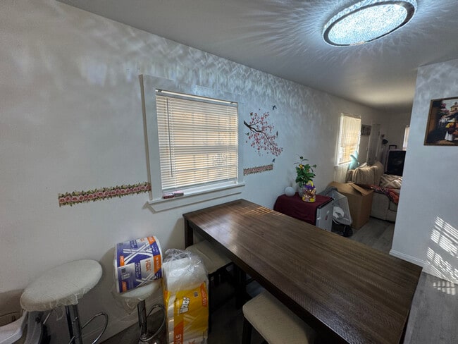 Photo - 235 E Olive St