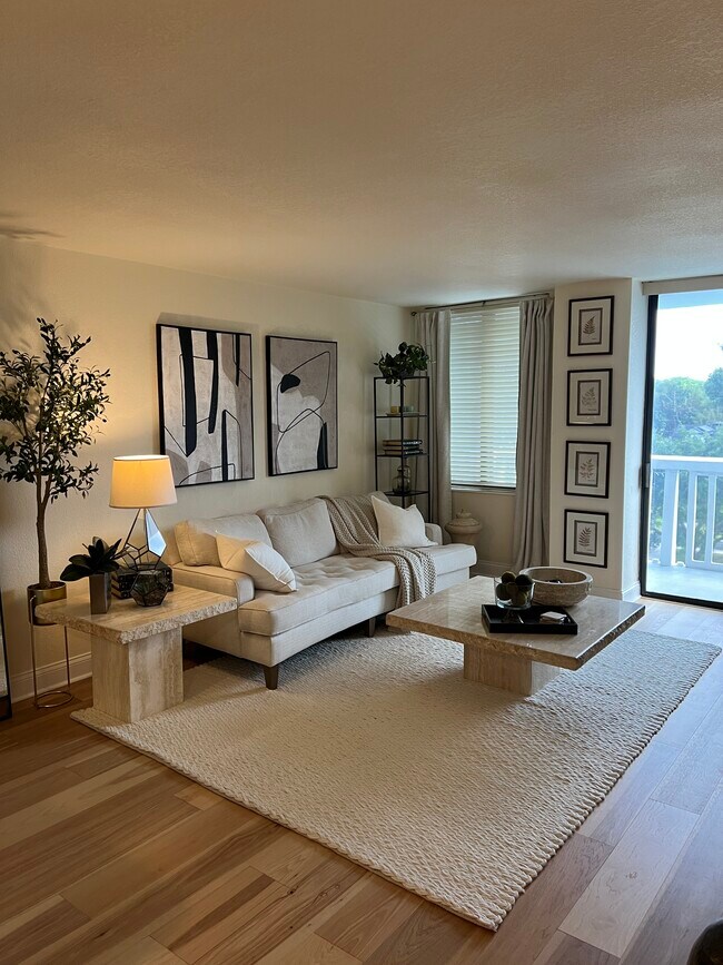 Photo - 400 E Colonial Dr Unit 310