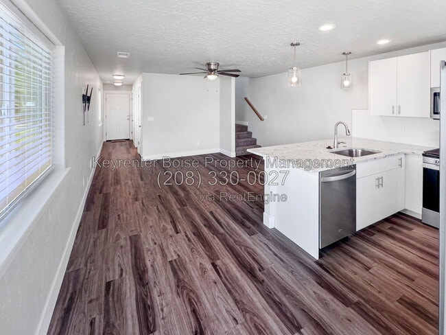 Photo - 105 E Park Ave