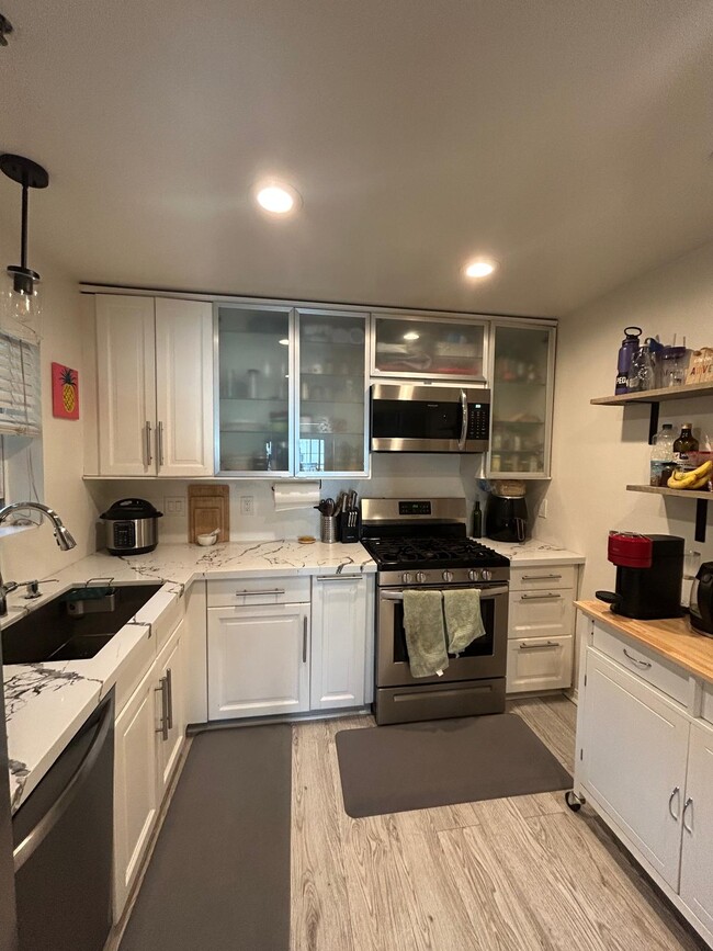 Kitchen - 801 Pine Ave Condo Unit 212