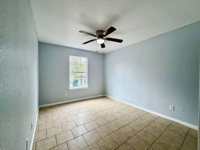 Photo - 3107 W Travis St