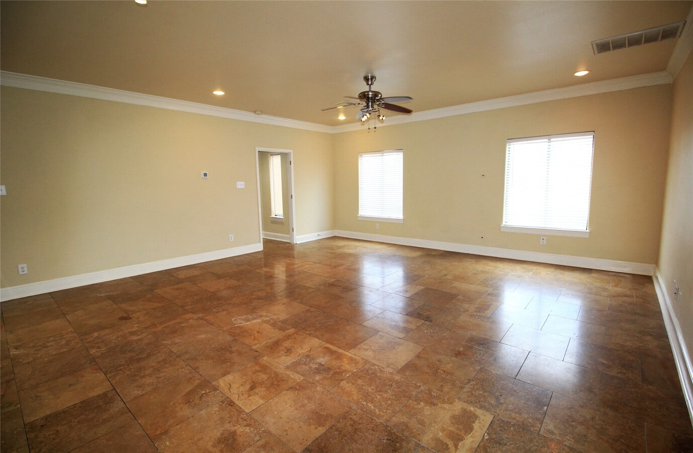 Photo - 4709 Scott St