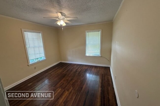 Photo - 2374 Larose Ave
