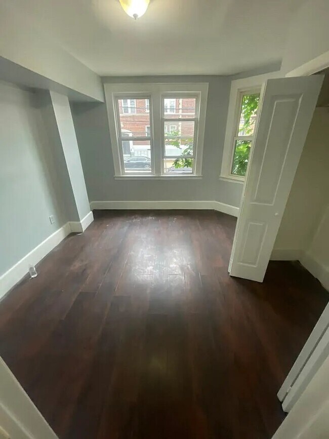 Building Photo - 380 Sanford Ave Unit 1