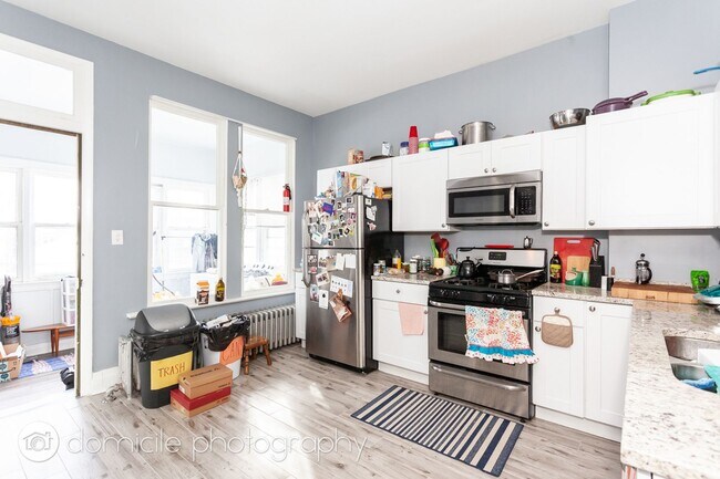 Building Photo - 2903 W Belden Ave Unit 2