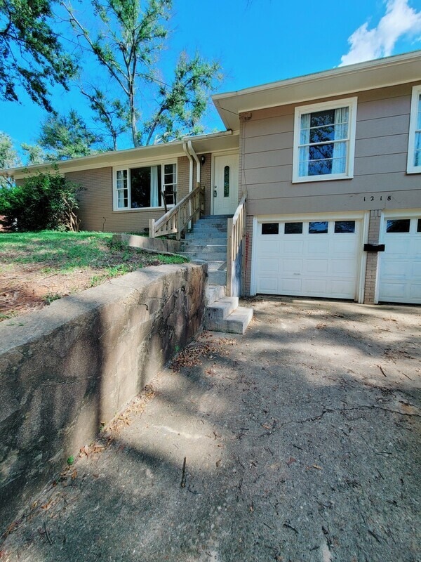 Photo - 1218 Graham Dr