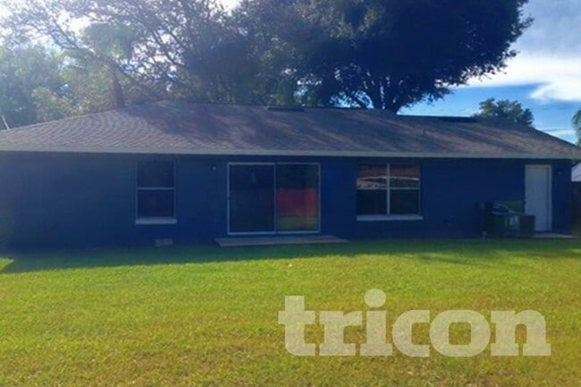 Photo - 23 E Thrush St