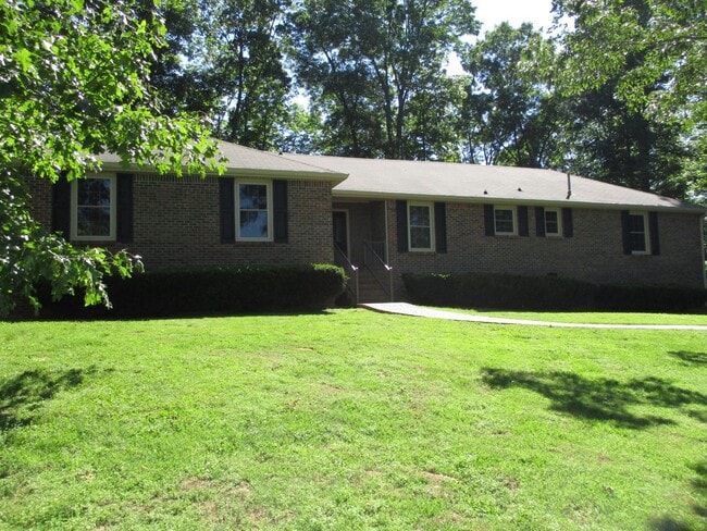 3 Bedroom 2 Bath Home For Rent Across From... - 3 Bedroom 2 Bath Home For Rent Across From...