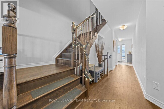 Photo - 814 Stallion Cres