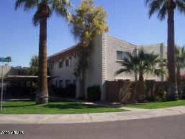 Building Photo - 4925 N 73rd St Rental