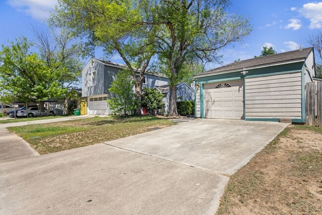 Photo - 9929 Village Briar