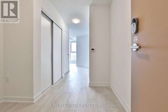 Photo - 1 Quarrington Lane Unité 1405