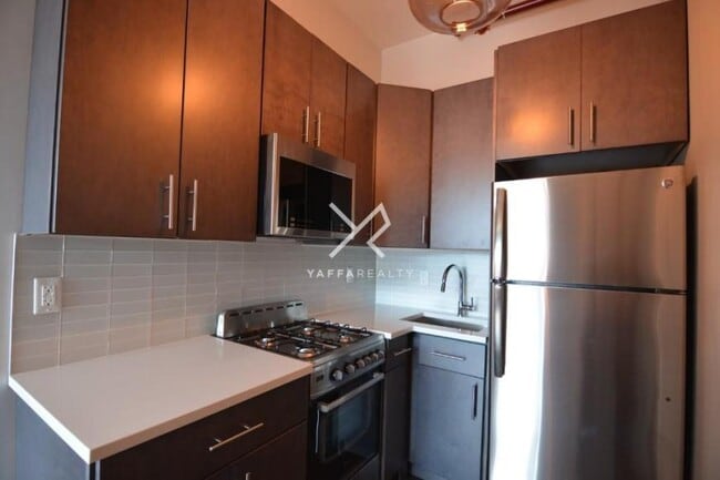 Building Photo - 1 bedroom in Brooklyn NY 11226 Unit 2F Rental