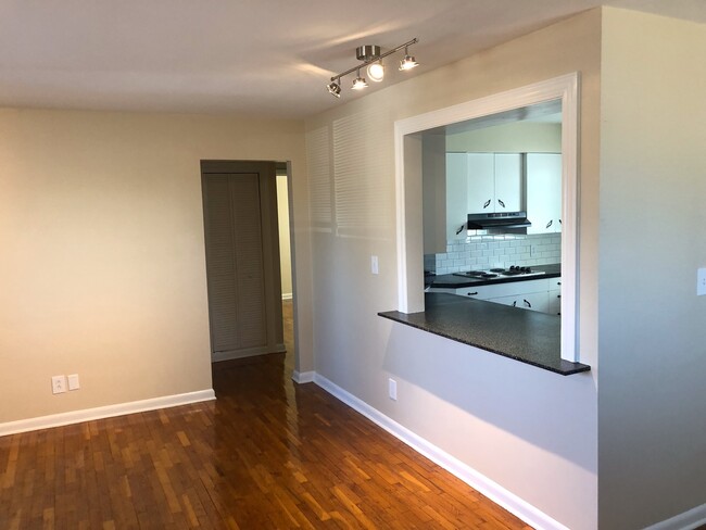 Photo - 2718-2720 S. Stewart Unidad 2720