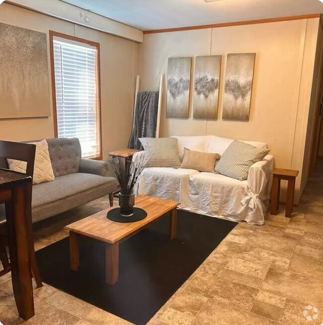 Building Photo - Lot 19 Rental